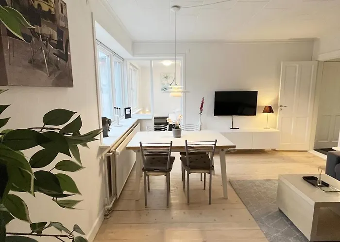شقة Cozy & Bright Townhouse With Free Parking *
