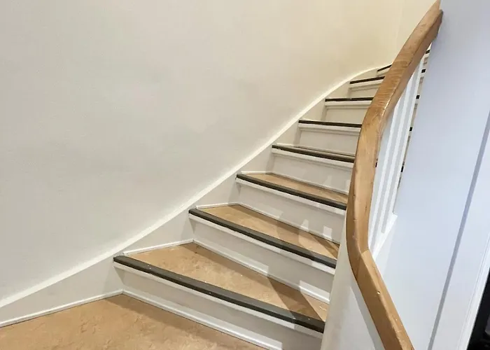 شقة Cozy & Bright Townhouse With Free Parking آلبورغ