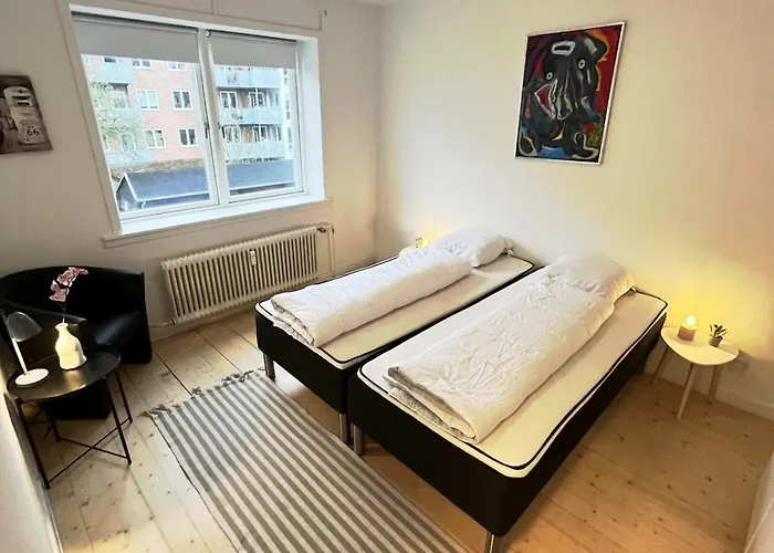 شقة Cozy & Bright Townhouse With Free Parking